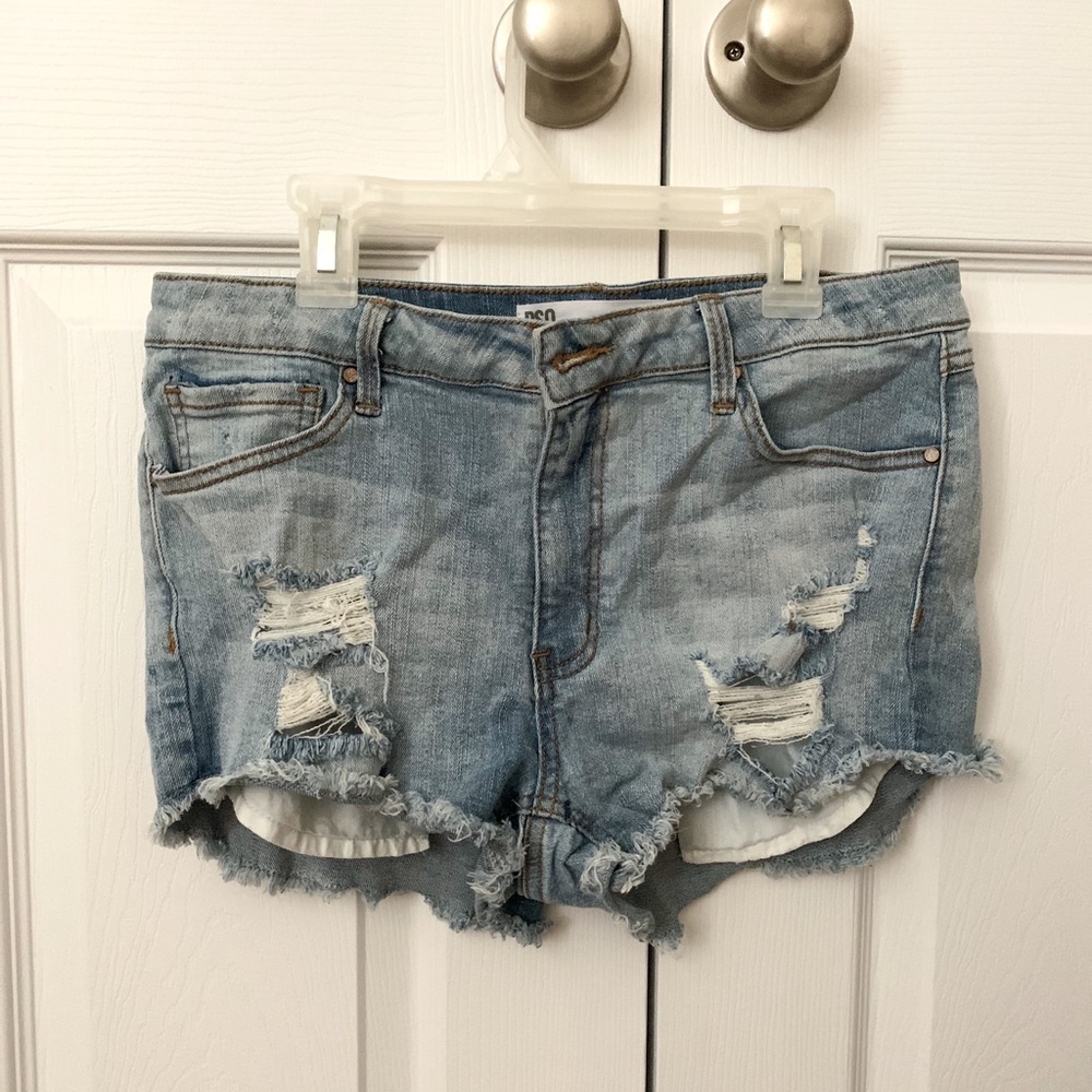 RSQ Ripped Mid-Rise Denim Shorts (NEVER WORN)